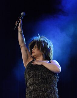 Three years since Miz Tina passed away. Lots of memories spotted today of the legendary Queen of Rock - Tina Turner - whom Ramaine has had the honour of paying tribute to for many years. Always a joy and a privilege.

Thank you for the music! 🎙🎶 

#TinaTurner #TributeShow #music #Tina #RBL