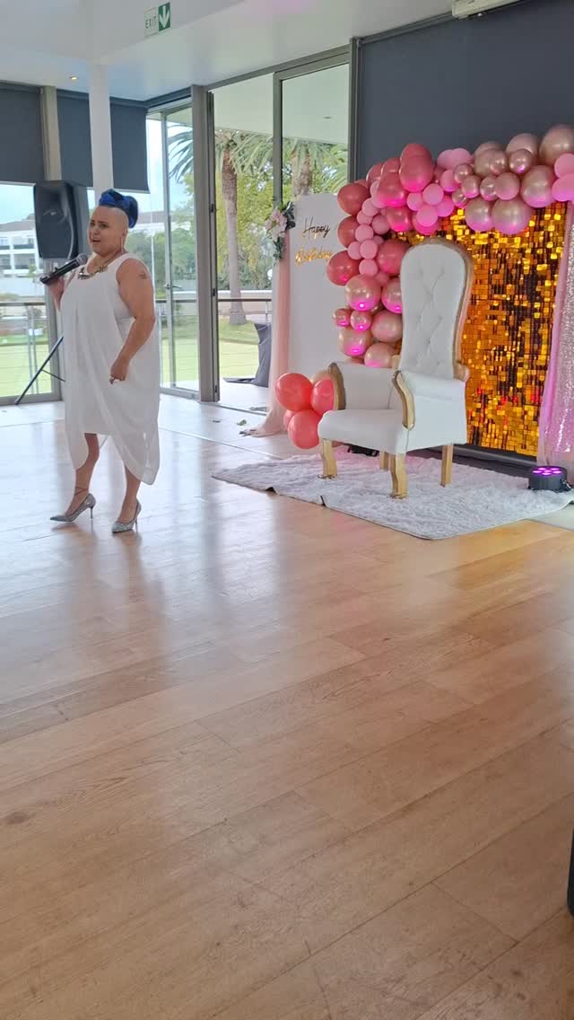 Birthday party vibes coming up again this weekend! @ramaine will be performing at a very special 60th and it's going to be fabulous - can't wait! 🎙🎶 

This is a throwback to a birthday celebration of a couple of months ago, held at @kelvin_grove_club. 

www.ramaine.co.za 

#RBL #birthdayparty #singer #music #CapeTown